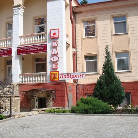 Filvarki-Centre Kamjanyi Potoki Kültér fotó