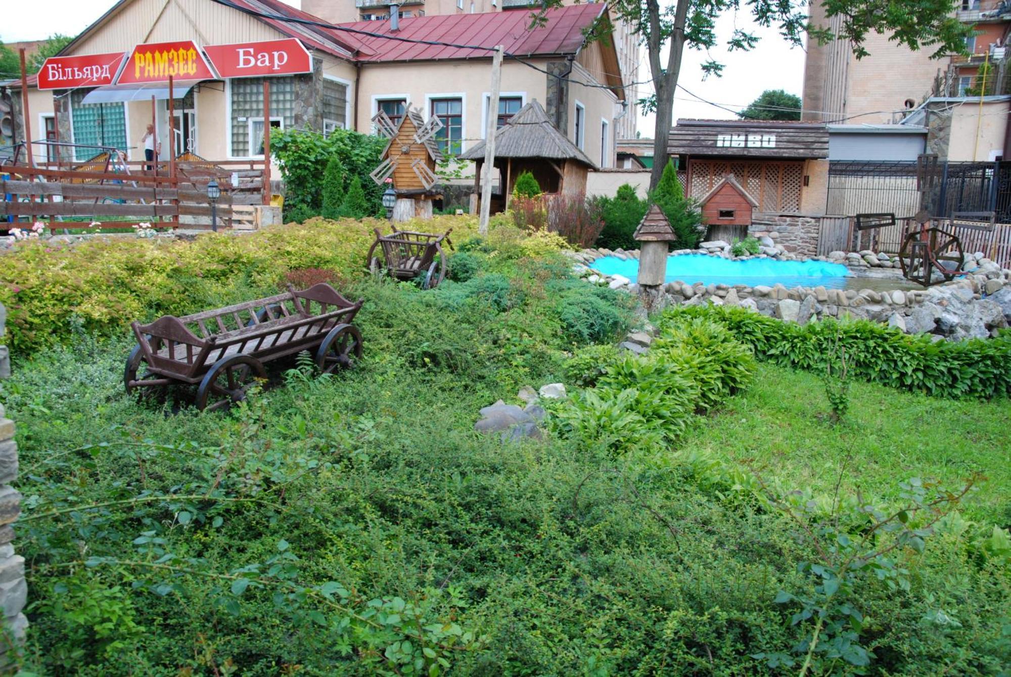 Filvarki-Centre Kamjanyi Potoki Kültér fotó