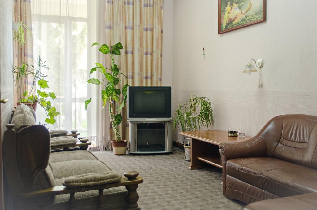 Filvarki-Centre Kamjanyi Potoki Kültér fotó